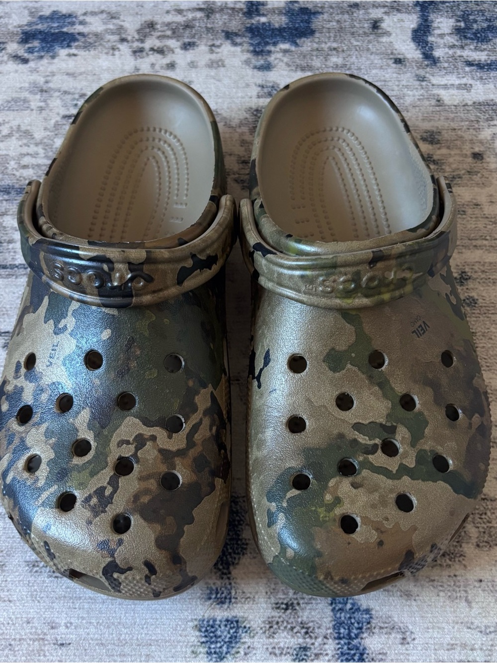 Crocs - Picture 2 of 3